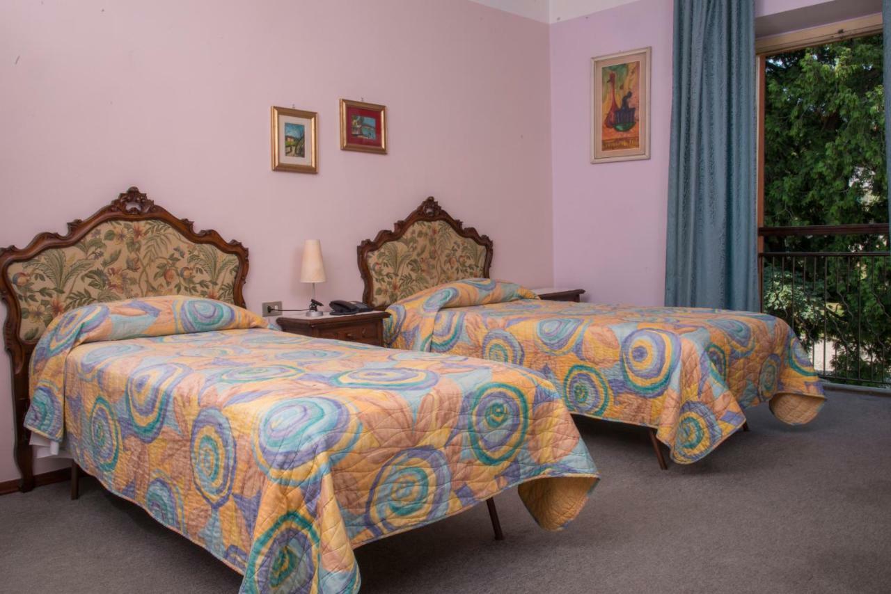 Hotel Florida Arona Luaran gambar